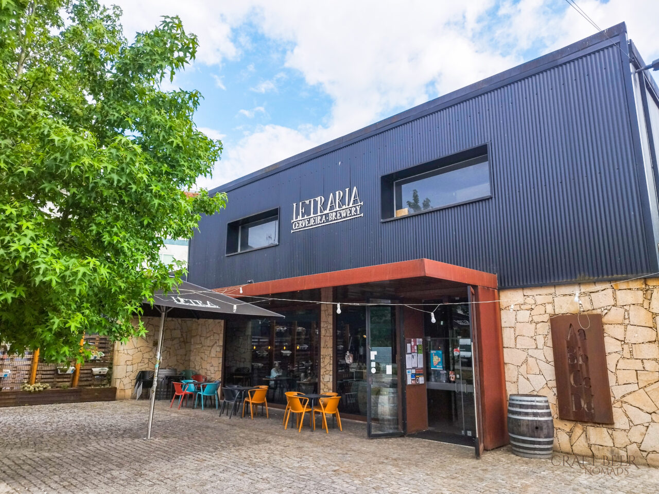 Microbreweries in Portugal: LETRA Letra brewery and taproom from the outside | Craft beer in Portugal: Letra Brewery | Craft Beer Nomads