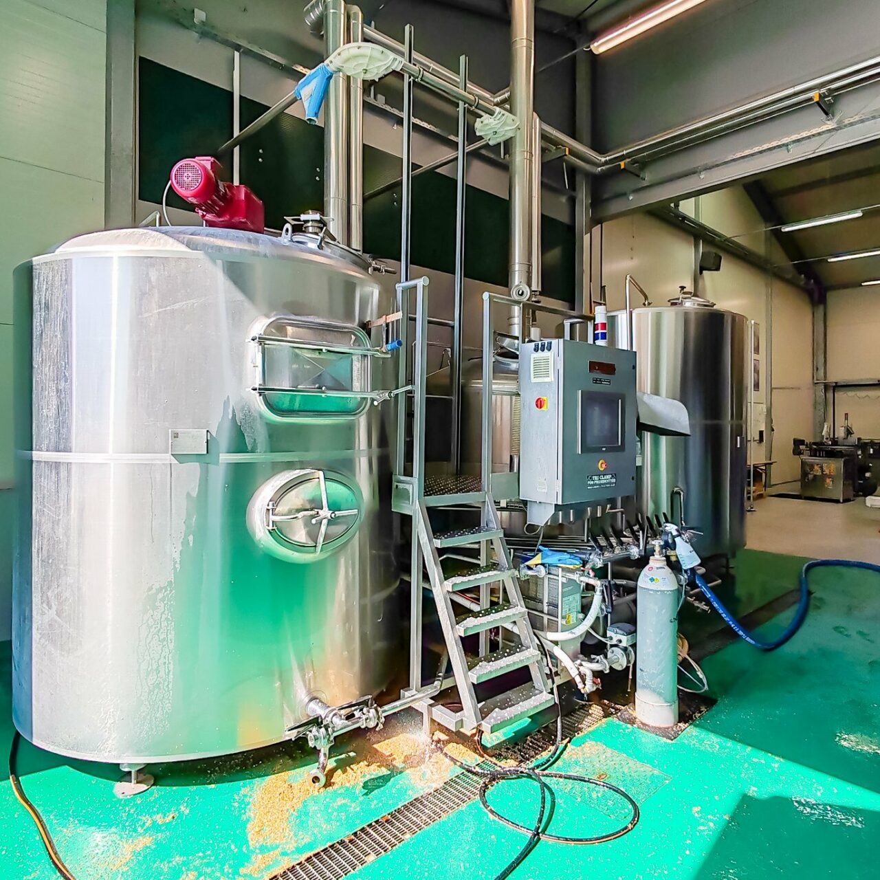 Craft beer in Slovenia: Green Gold and Clef brew amidst hop fields Brewhouse in Green Gold Brewing | Craft beer in Slovenia: Green Gold and Clef brew in the middle of hop fields | Craft Beer Nomads