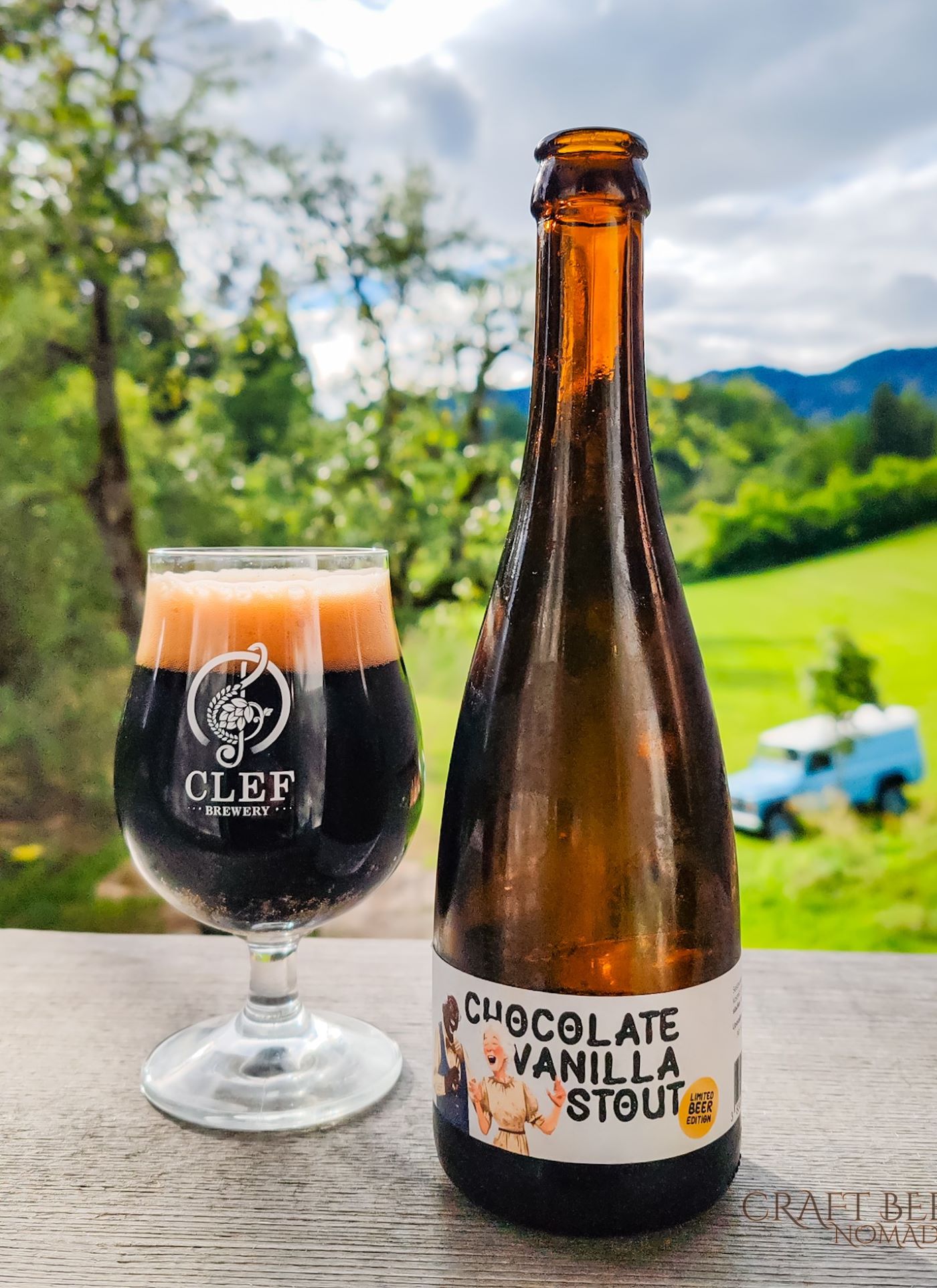 Black or White, Chocolate Vanilla Stout Clef Black and White Chocolate Vanilla Stout