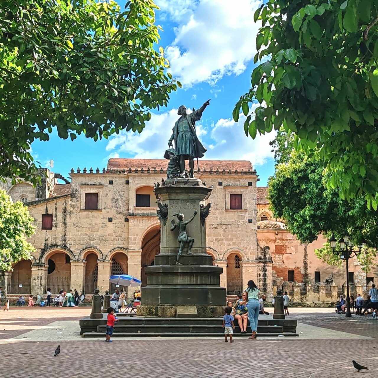 Craft beer in the Caribbean: Hunting local brews under the palm trees Columbus statue in Santo Domingo, Dominican Republic | Craft beer in the Caribbean islands | Craft Beer Nomads